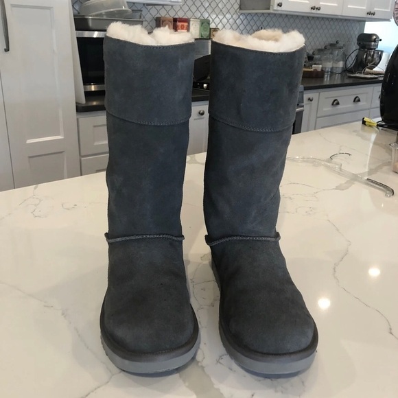 KOOLABURRA BY UGG Bow Accent Gray Suede Shearling Lined Tall Boots Size 8 - Picture 3 of 8